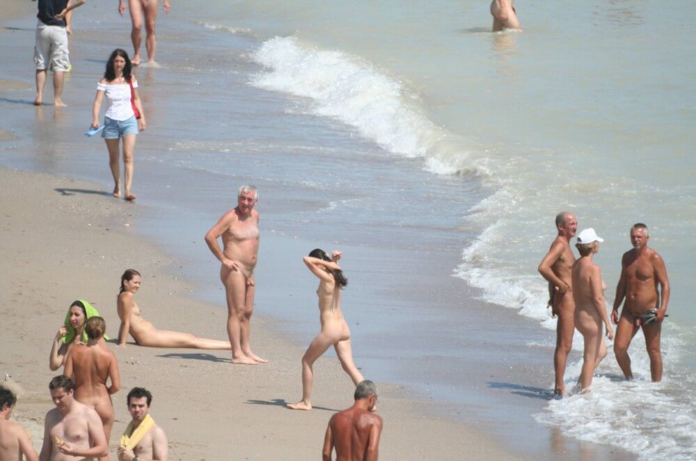 Costinesti Beach Groups pics - The Lifestyle of Naturism Supporters