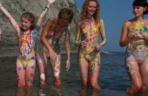 A Mediterranean Crag photos - She went out completely naked